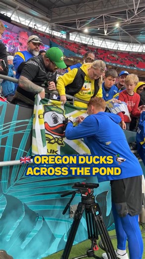 *quacks in a british accent* | Los Angeles Rams