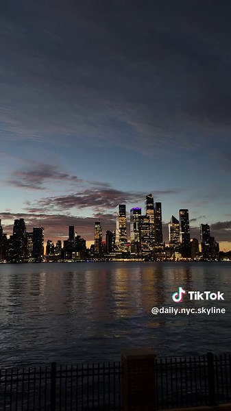 #NYC #NewYorkCity #DailyNYCSkyline | NYC Skyline
