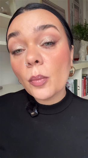 Brawo Ola! Ta kolekcja nudziaków to jest naprawdę obłęd🌸 I w Rossku jest teraz promka, kredki kosztują z appka poniżej 2 dyszek więc naprawdę czad! I uwierzcie - wybrać jeden odcień? Niełatwo 🤣 Który podoba się Wam najbardziej? • kredki do ust • zamienniki rhode • szminki w naturalnych kolorach • dobre kosmetyki z Rossmanna • kosmetyki z drogerii | Bless the Mess