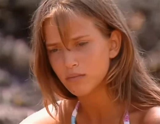 𝗠𝗶𝗮 𝗖𝗼𝗹𝘂𝗰𝗰𝗶. ✨️ on Instagram: "Rebelde Way - Temporada: 2 Capítulo: 05 (05/179) • #RebeldeWay2 #MiaColucci #LuisanaLopilato"