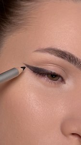 401K views · 2.7K reactions | Save easy makeup tutorial #eyemakeup #makeupaddict #makeup #makeuptutorial #eyeliner | Beauty UGC | Facebook