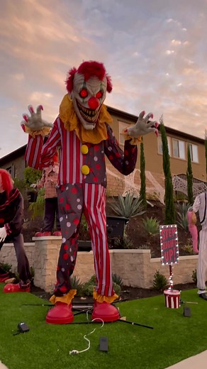 Spooky Halloween Clown Decorations for a Creepy Carnival Vibe