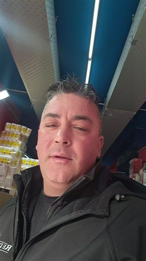 Video di IL RE DELL'OUTLET👑 (@ilredelloutlet0) con audio originale - IL RE DELL'OUTLET👑