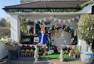 Family's stunning spring display at house