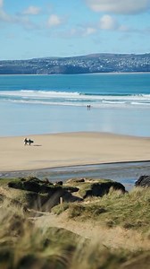 Coastal corners of St Ives Bay 🌊Carbis Bay Estate is fortunate to be located within one of the worlds most beautiful bays. With so much to explore on our doorstep, join us this spring for coastal walks, surfing, wild swimming or just strolling along the beautiful gold sand we have here at Carbis Bay. | Carbis Bay Estate