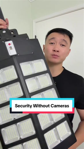 Security doesn’t need cameras or subscriptions. ##homesafety##outdoorsecurity##solarpower##homeessentials##tiktokshopfinds