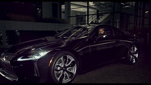 Mark Levinson diseña los sistemas de audio para el entorno acústico de cada modelo Lexus. Esta colaboración única crea un sonido extraordinario, sin nada agregado o eliminado del funcionamiento. No escuches el sonido, experiméntalo cada vez que conduces. Experience Amazing. | Lexus