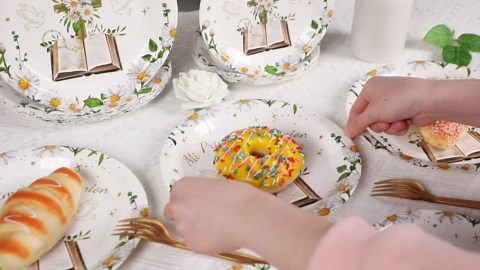 96Pcs Mi Primera Comunion Decorations White and Gold Baptism Plates and Napkins Comunion Party Supplies God Bless Plate First Communion Tableware Set for Mi Bautizo 24 Guest Party Decoration