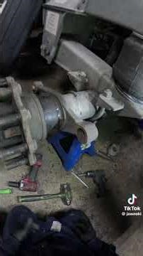 bushing without removing hub #asmr #DIY #bluecollar #dieselmechanic #howto #povs #mechanic #welding