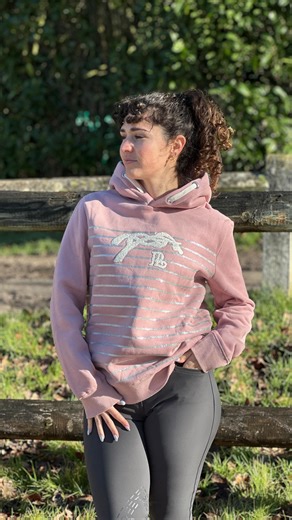 Padd.fr Officiel on Instagram: "La nouvelle collection Pénélope est arrivée en magasin et sur padd.fr ✨🤩!!! T-shirts, polos, pulls, sweats… on a déjà nos coups de coeur 😍 Et vous, quels sont les vôtres ?? 🛍️ Pssst : profitez du code LOVEDAY26 jusqu’au 14 février 😉"