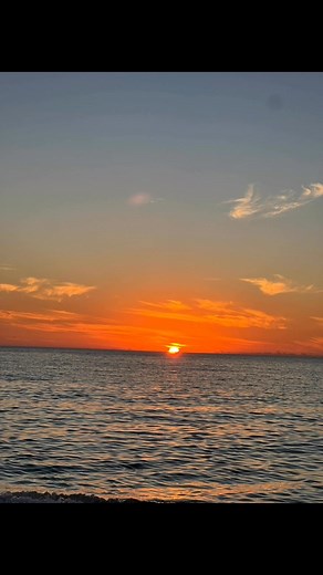 Sunset over Nokomis beach. #beachsunset #nokomisbeach #sunset | Brenda Harvey
