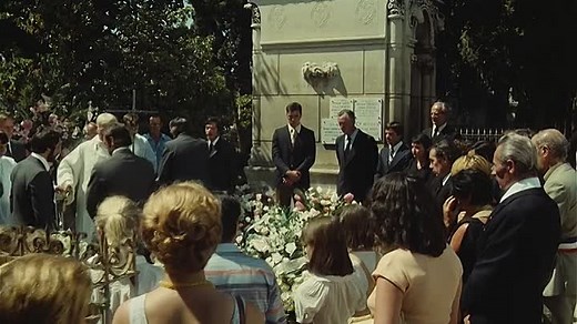 Le.Pull-over.Rouge.1979.FRENCH.BRRiP.x264.AAC-HuSh.- Www.Cinemavf.Org