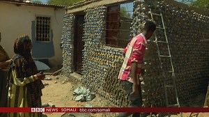 371K views · 4.3K reactions | Magaalada Hargeysa hooyo ayaa caagadaha cabitaanka ka dhisatay aqal si ay ubadkeeda ugu hesho meel ay ku hoydaan. | BBC News Somali | Facebook