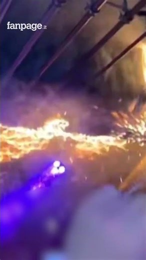 Tragedia in Svizzera, nuove immagini mostrano l’inizio dell’incendio: le fiamme si propagano sul sof