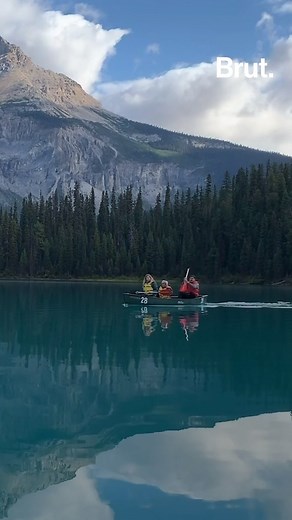 371K views · 3.6K reactions | Au cœur d'une chaîne de montagnes mythique, des lacs aux eaux turquoises, des villes fantômes, une faune extraordinaire... 3 semaines, de Denver à Vancouver. Voici une idée de road-trip dans les Rocheuses. | Brut nature FR | Facebook