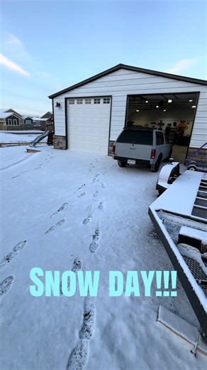 Yesterday I was stranded at work because it was 10degrees out side and my blazer wouldn’t start. Today it’s -3 and it fired up with out hesitation! Which means we have to go play! #carsoftiktok #350 #s10 #snow