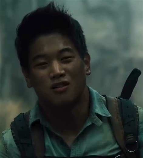 Thomas Goes Into The Maze 💀🔥 | The Maze Runner Most Intense Scene