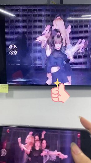 Enjoy the moment on the big screen mirroring #screenmirroring #tvcast #blackpink #mirror
