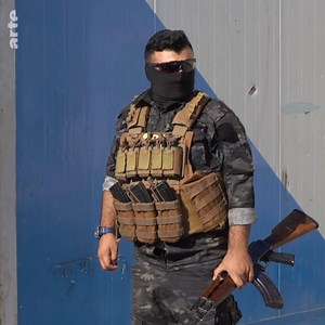 En Irak, une personne sur cinq possède une arme - en toute légalité. Un commerce juteux qui profite du sentiment d'insécurité dans le pays, sorti de la guerre il y a tout juste deux ans. ⏩ arte.app.link/JournalARTE | ARTE Info