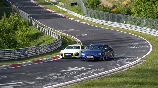 Audi TT RS overtakes Audi R8 in very tight corner