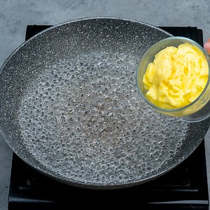 18M views · 41K reactions | I just add butter to the boiling water! I eat them instead of bread Ingredients: water: 200 ml (6.8 fl oz) salt: 4 g (0.1 oz) butter: 150 g (5.3 oz) flour: 300 g (11 oz) | Cookrate | Facebook