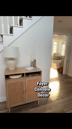 Easy and Affordable Foyer Console Table Styling Ideas
