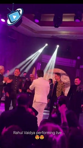 Singer Rahul Vaidya performing live in a wedding event❤❤😍