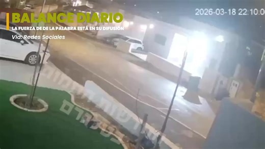 🌍🇮🇷🇮🇱 Estás son imágenes difundidas que muestran el impacto de una presunta munición de racimo, lanzada desde un misil balístico iraní, contra una vivienda en un asentamiento del sur de Israel. #Internacional #Israel #Irán #Conflicto