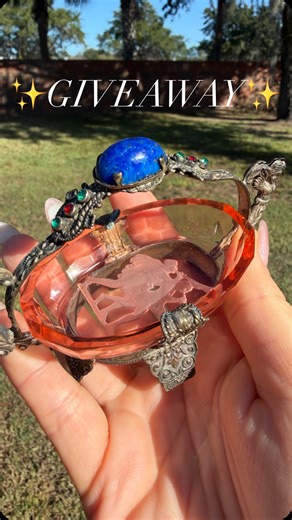 Good Wood Antiques & Interiors on Instagram: "✨GIVEAWAY ALERT✨ We can’t believe we hit 1K followers! As a thank you, we’re hosting a “Pretty in Pink” giveaway 💕 RULES: 1. Make sure you’re following our page @goodwoodantiquesco 2. Like this post 3. Tag one friend EXTRA ENTRIES: 1. Share this post to your stories 2. Tag more than one friend One winner will be announced on Friday, January 30 @ 12 p.m.! Here’s what you’ll win: One (1) antique Czechoslovakian pressed Bohemian rose glass salt 