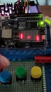 classic pong on arduino r4 wifi #arduinoproject #arduino #cpp #pong #lego