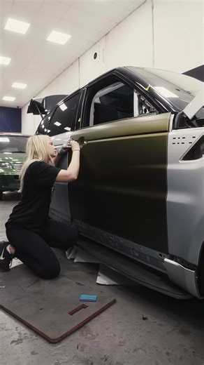 Transform Your Range Rover with Satin Finish Wrap