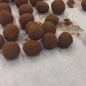 45K views · 1K reactions | We wanna eat all these chocolate truffles!...