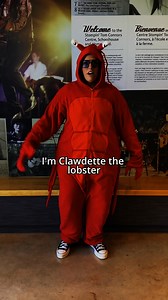 🦞🚗 Clawdette is on the road for the #legendarypeilobstercrawl visiting the Stompin' Tom Centre in 📍Skinners Pond. Explore all participating businesses www.lobsterpei.ca/legendary-pei-lobster-crawl/ | Lobster PEI