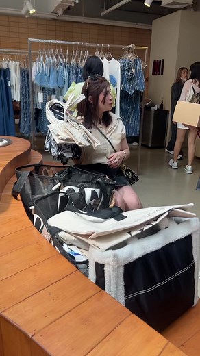 Super nice talaga ang saya ko gusto ko na umuwi para ma lagyan ng price ang mga items. Posting later abang lang po. | Geraldine Gervacio