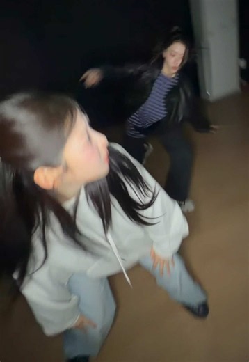 break your legs !! #FIFTYFIFTY #피프티피프티 #CHANELLEMOON #YEWON | chanelle fifty fifty