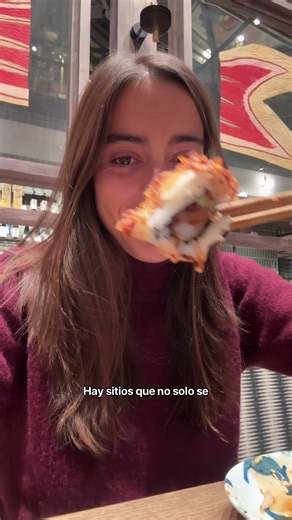 ¿Buscas un plan diferente en Madrid? @monstersushi_restaurante en el nuevo espacio @nugacastellana es mucho más que un restaurante japonés: es una explosión de sabor, color y ambiente. Platos como el Gyu Katsu Sando, los nigiris con trufa o el Crispy Duck... aquí TODO está pensado para sorprenderte. 🍣 Cocina japonesa con alma nikkei 🍸 Cócteles que entran por los ojos (y te refrescan el alma) 🔥 Ambiente cool y canalla ✨ GUARDA este Reels si tú también quieres vivir una experiencia 10/10 #Monst