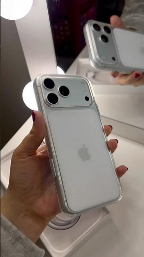 iPhone 17 Pro Max Silver | 1TB Hands-On Experience for Creators 📸