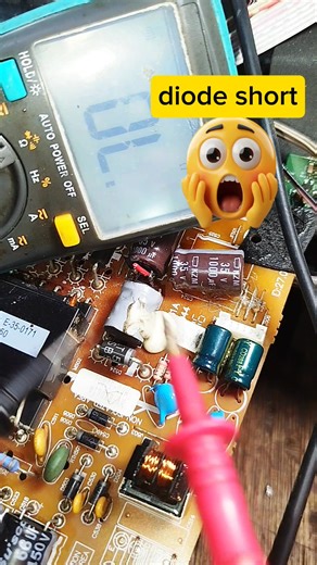 161K views · 1.8K reactions | The power supply loses voltage because the diode is damaged #diode #soldadura #repair #Installation #tips #ideas #electrician #creative #rells #code #Schweißen #diyprojects #tecnologia #goodidea #regulator | Sugeng Elko | Facebook