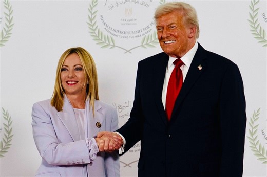 Trump dice che Meloni è una bella donna e che negli Usa una frase così ti rovina la carriera politica