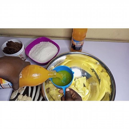 Boiled fruit cake. Simple, Fast and so delicious. Recipe available for a token. #doubleacakesandmore #ayobobaker #ipajabaker #cakesinayobo #fruitcake #lagosvendors_connect #cakesinegbeda #cakesinayoboipaja #cakesinalimosho #bakerinayobo