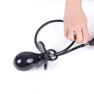 Here’s the deflation video for the inflatable silicone pacifier you’ve all been waiting for!I’ve found two different ways to deflate it. The first regular way is to twist the button on the latex bulb, and it will deflate really quickly. (Just remember to twist the button back if you want to inflate it again～)I also discovered a really fun way to deflate it. Can you guess what it is? Let me know in the comments if you want to see it — I’ll show you tomorrow!Our pure black inflatable silicone paci