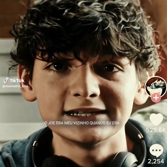 Joe Goldberg: Memórias e Edições da Série You