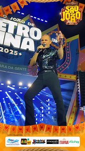 🎤🔥 Eduardo Costa subiu ao palco do São João de Petrolina 2025 e mostrou porque é um dos nomes mais marcantes da música sertaneja! Com aquele vozeirão inconfundível, ele emocionou o público com sucessos românticos e fez o pátio inteiro cantar junto, num show cheio de paixão, talento e intensidade. 💘🎶 Foi sertanejo raiz, foi conexão com o público e foi um espetáculo à altura da maior festa junina do Brasil! A Grande Rio FM é a rádio oficial do São João de Petrolina e acompanha cada momento des