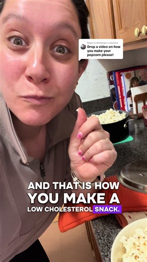 Replying to @Bleeblop the requested popcorn tutorial!! Feel free to 2x the speed (there are captions). And let me know how it goes if you try it yourself! #popcorn #lowcholesteroldiet #highcholesterol #fiber @Orville Redenbacher's