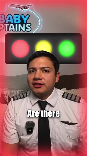 Do we have traffic lights in the sky? 🚦✈️ Nope — we’ve got ATC. Holding, sequencing, spacing… keeping the skies moving 24/7 so we don’t “stop” mid-air 😄 Huge respect to Air Traffic Controllers working through the holidays — we see you and appreciate you! Same sky, one team. Happy holidays from The Baby Captains ❤️ #aviation #flying #pilot #airtrafficcontrol #holidays