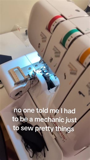 first time using a serger is it obvious? #serger #sewingmachine #sewingdiy