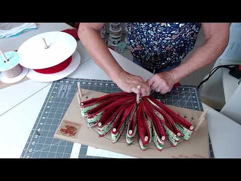 Making a Christmas Tree Topper Bow