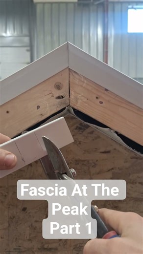 How to Install Fascia at the Peak of a Roof #fasciaboard #fascia #soffit #learning #learn #finishing