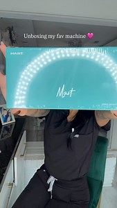 💡 PMU Pro Tip 💡 My go-to machine? The Mast P60 by @mastpmuofficial It’s lightweight, powerful, and super versatile. ✨ The adjustable stroke (2.9–3.2mm) makes it perfect for all PMU services, from soft shading to detailed work. Plus, the voltage variety gives total control no matter the technique. If you want one machine that can do it all, this is it. 🔥 #PMUProTip #MastP60 #PMUArtist #PermanentMakeup #OmbreBrows #LipBlush #BatyaAesthetik | Batya Asthetik