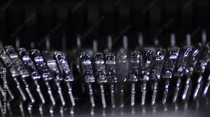 Typo keys moving and writing in a old manual qwerty typewriter